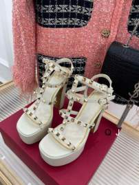 Picture of Valentino Shoes _SKUValentinosz35-4015CM5CXJ020620196